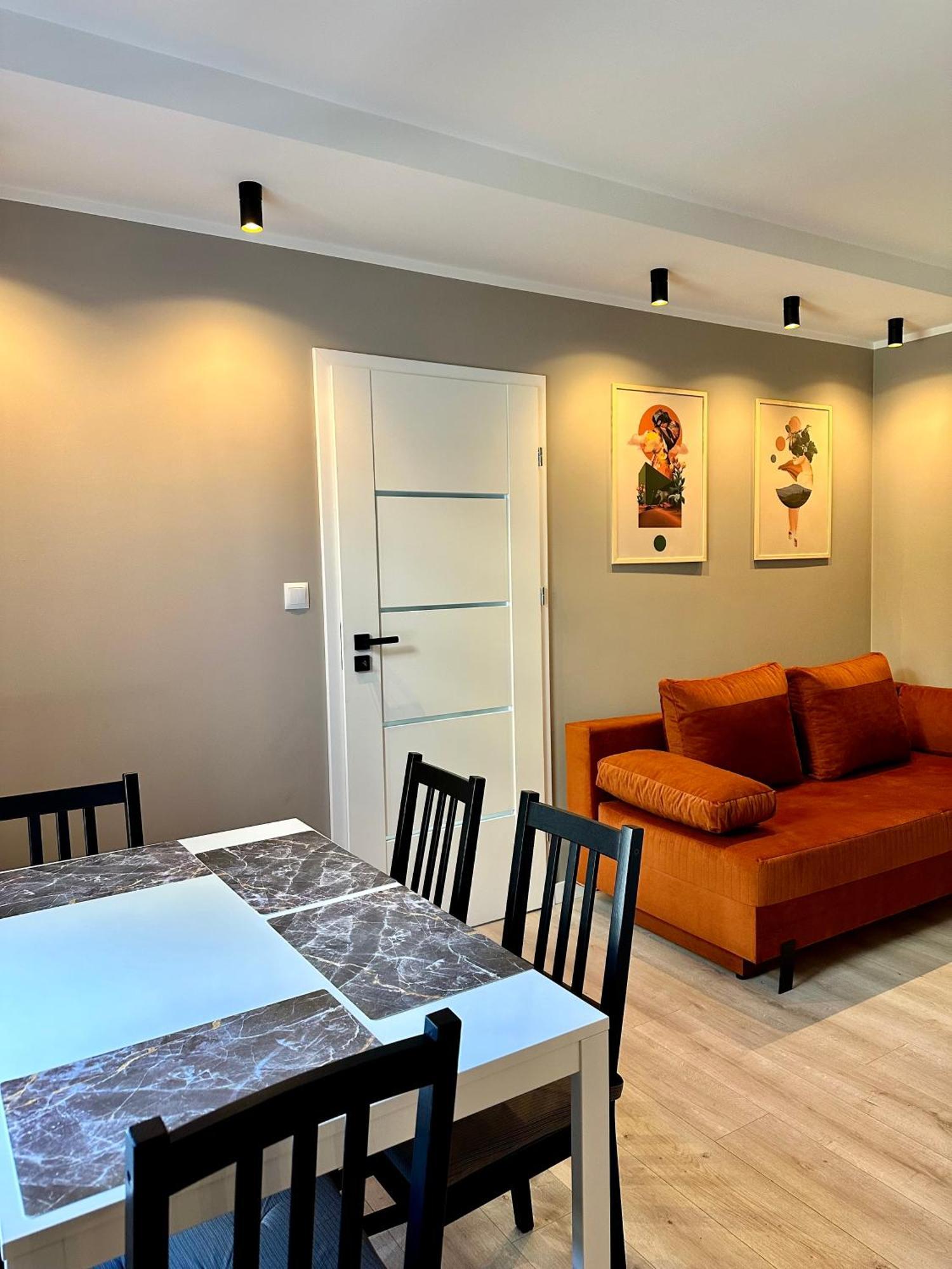 Apartament Malczewskiego 11 *